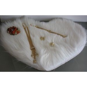 Neckace Bracelet Earrings Ring Set Gold Crystal Clear Stones fashion Jewelry NWT